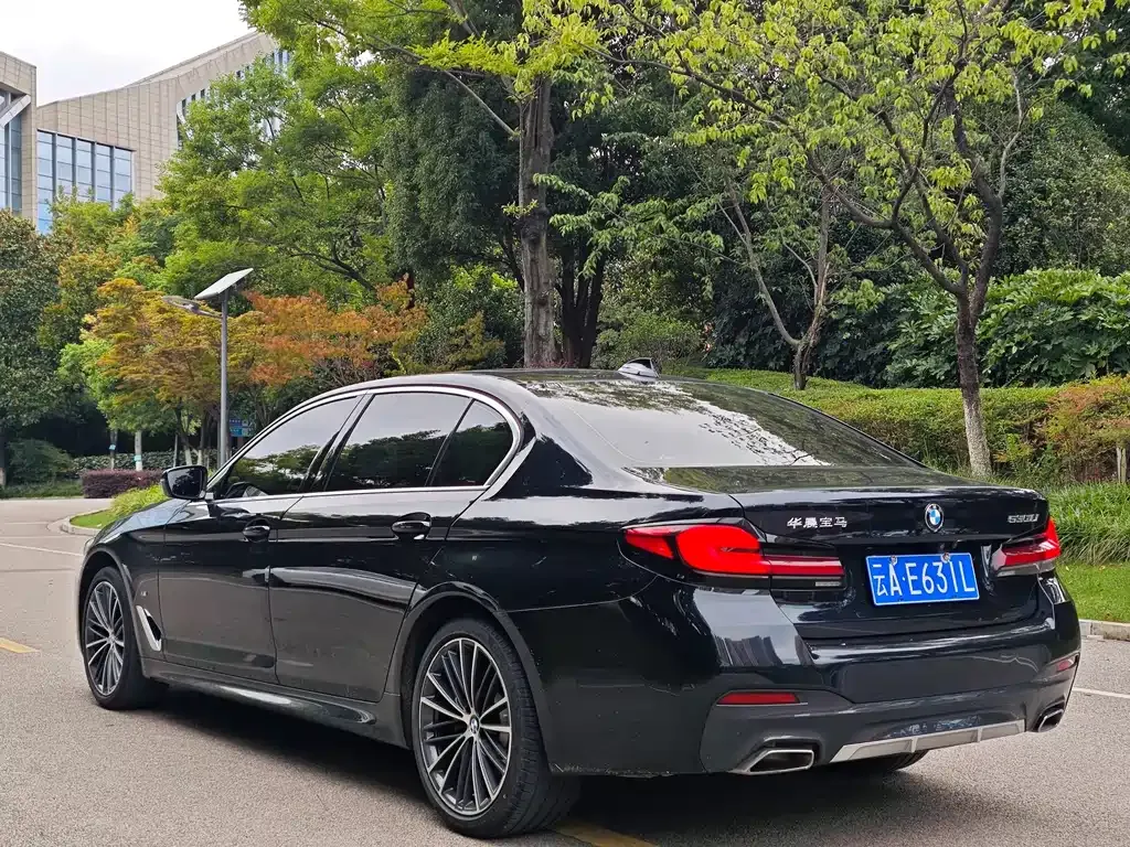 BMW 5 Series — фото 10