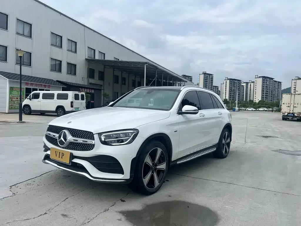 Mercedes-Benz GLC — фото 1