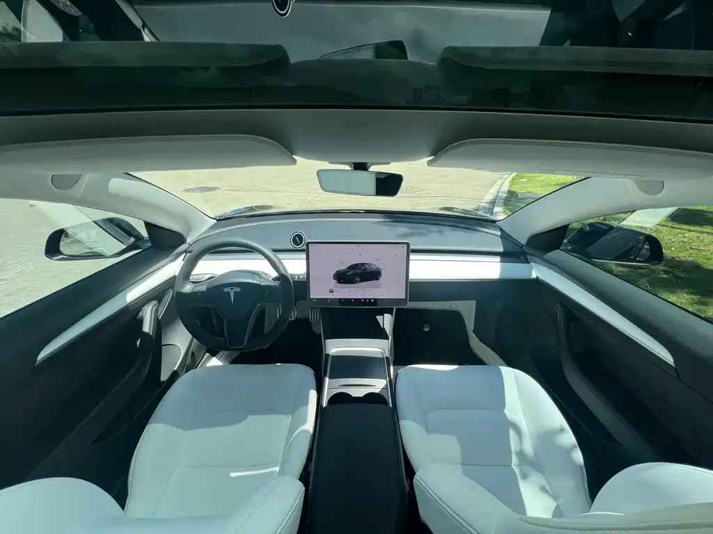 Tesla Model 3 — фото 9