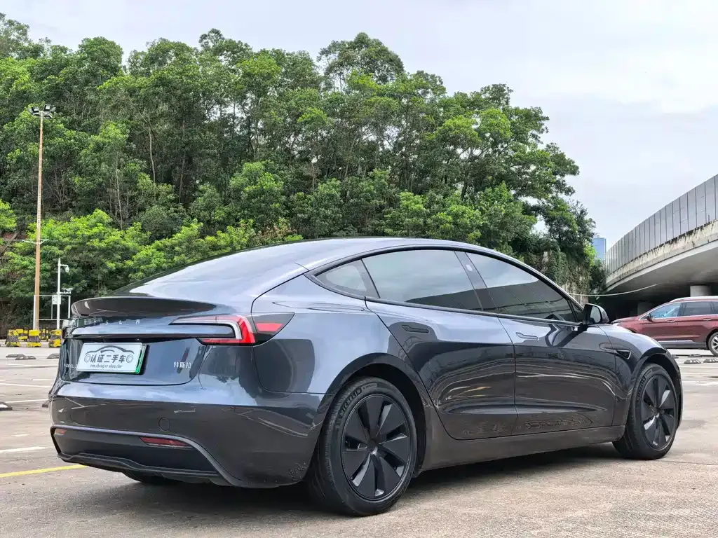 Tesla Model 3 — фото 7