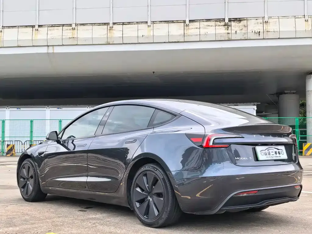 Tesla Model 3 — фото 6