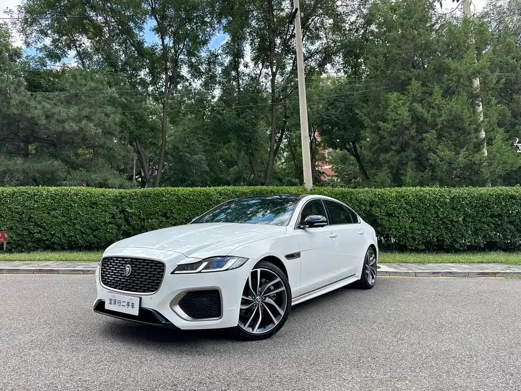 Jaguar XFL — фото 1
