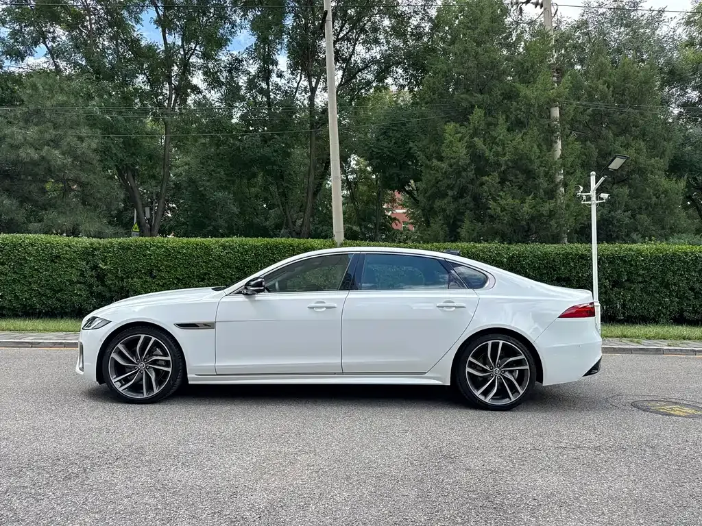 Jaguar XFL — фото 10