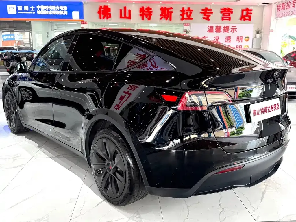 Tesla Model Y — фото 5