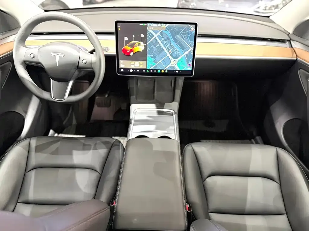 Tesla Model Y — фото 4