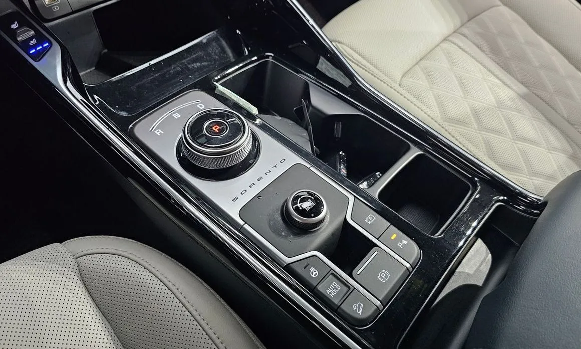 Kia Sorento — фото 4