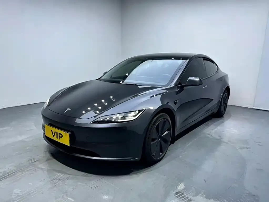 Tesla Model 3 — фото 1