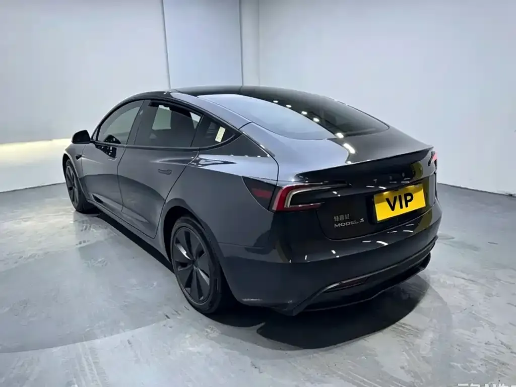 Tesla Model 3 — фото 6