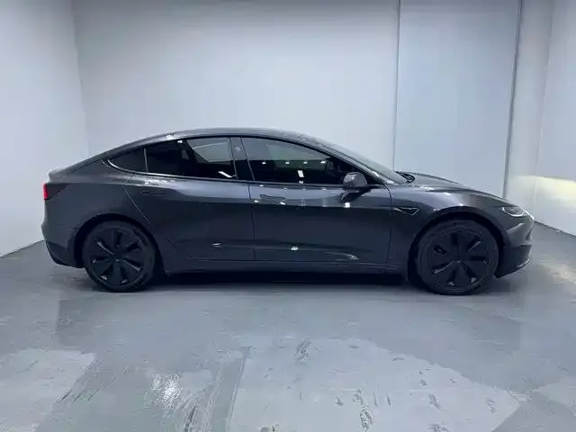 Tesla Model 3 — фото 4