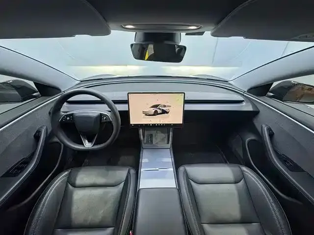 Tesla Model 3 — фото 9