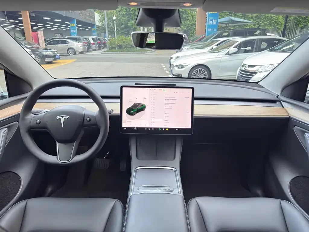 Tesla Model Y — фото 4