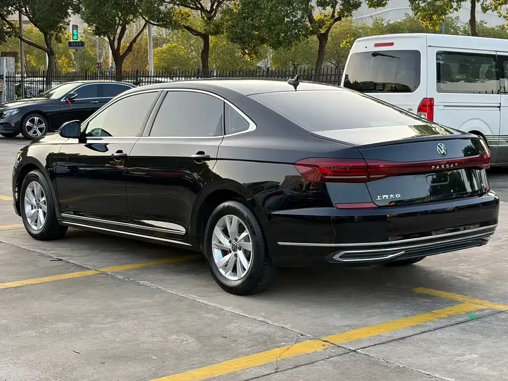Volkswagen Passat — фото 9