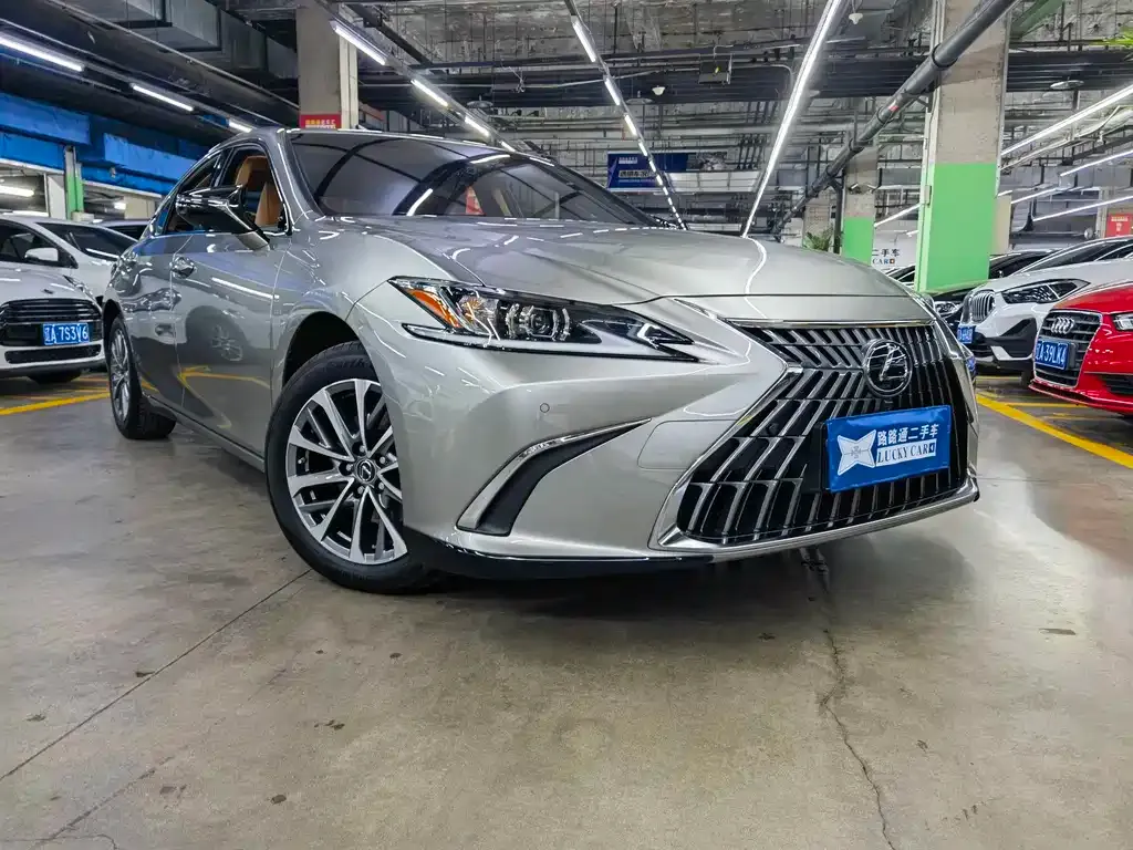 Lexus ES — фото 6