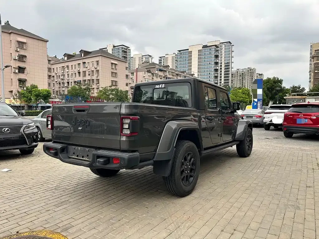 Jeep Gladiator — фото 4