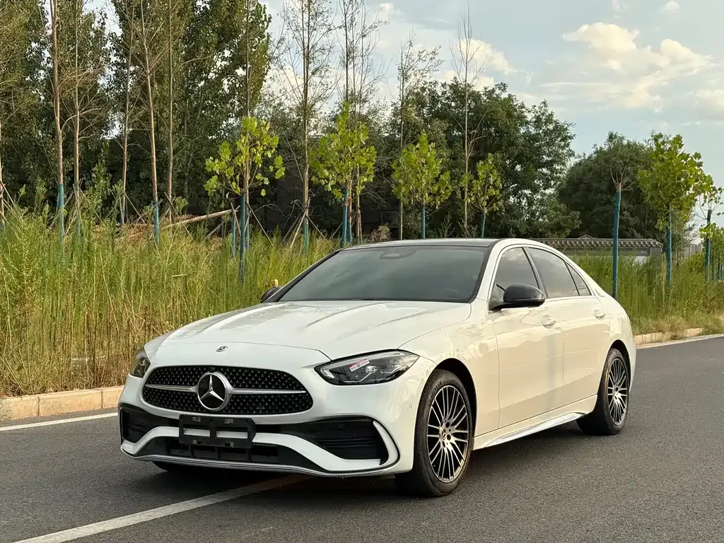 Mercedes-Benz C-Class — фото 1