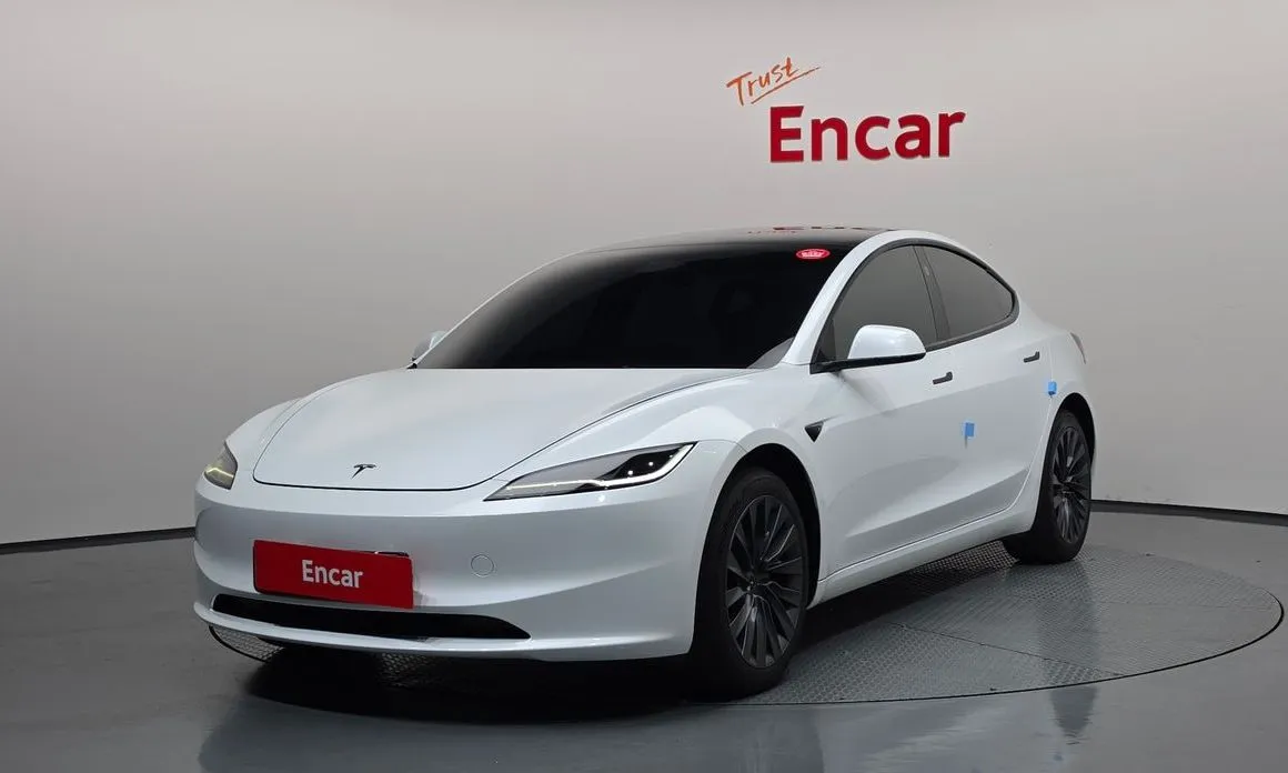 Tesla Model 3 — фото 1