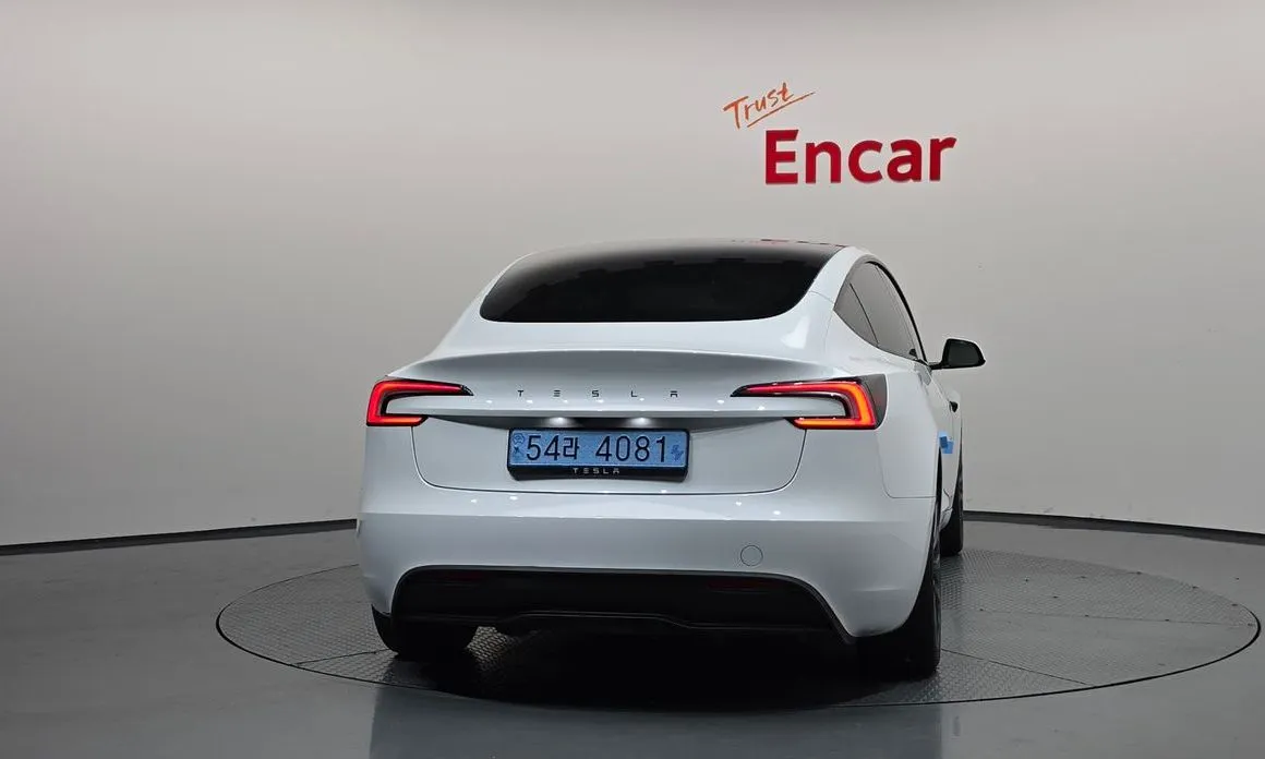 Tesla Model 3 — фото 10