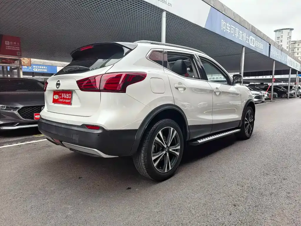 Nissan Qashqai — фото 7