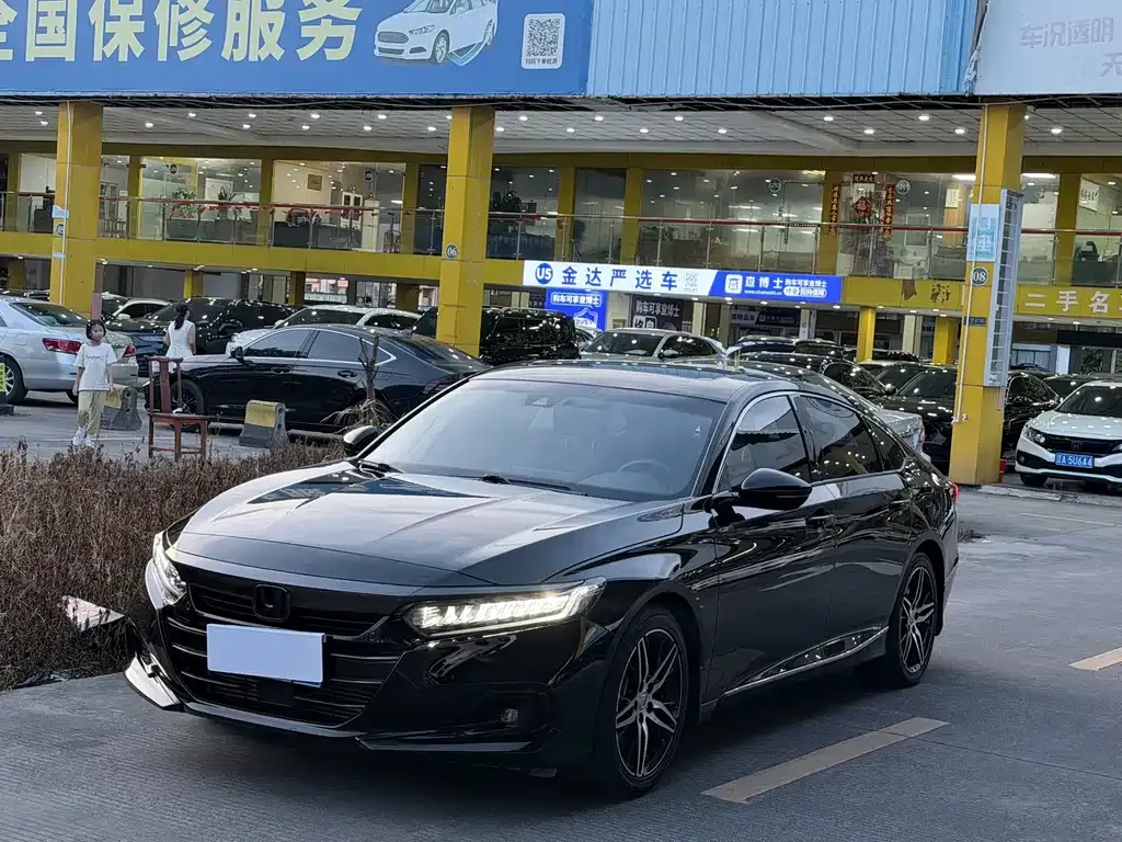 Honda Accord — фото 1