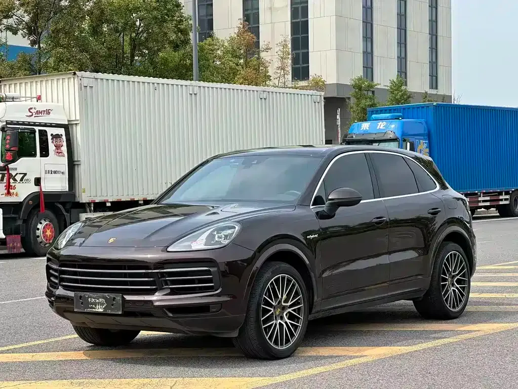 Porsche Cayenne Hybrid — фото 1