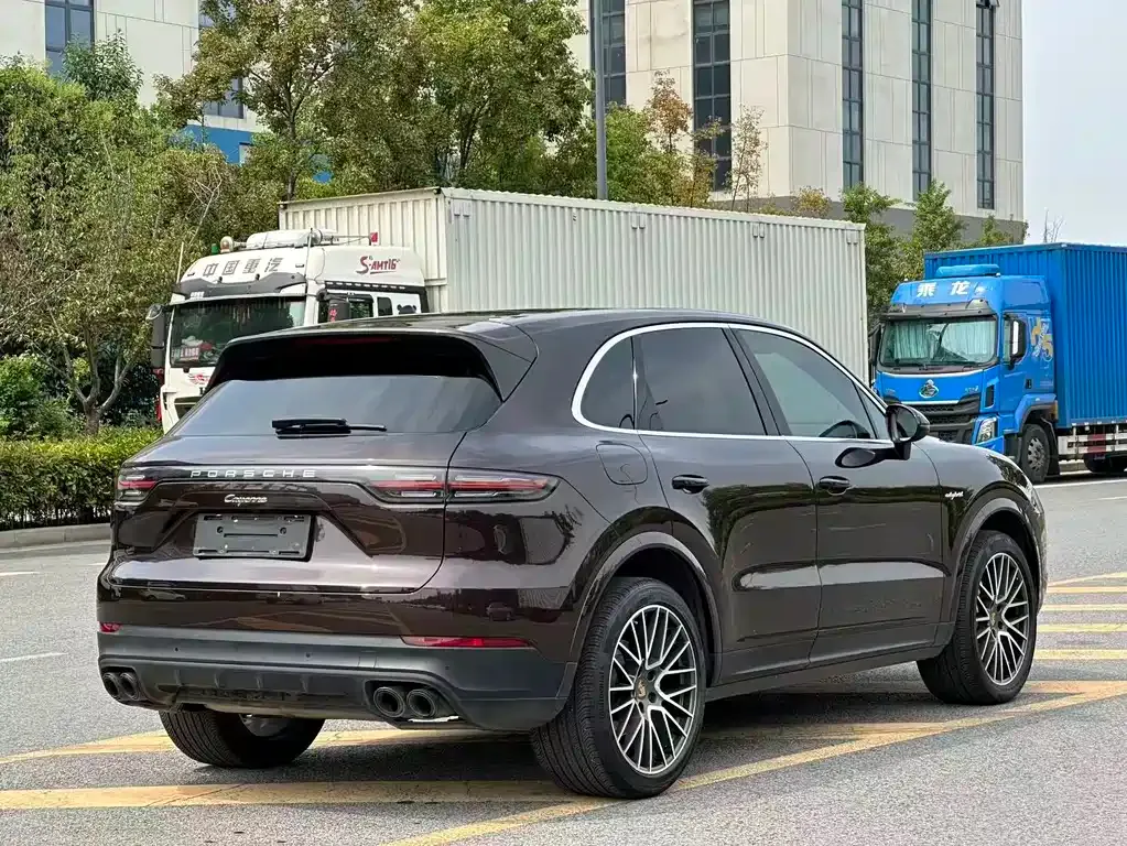 Porsche Cayenne Hybrid — фото 7