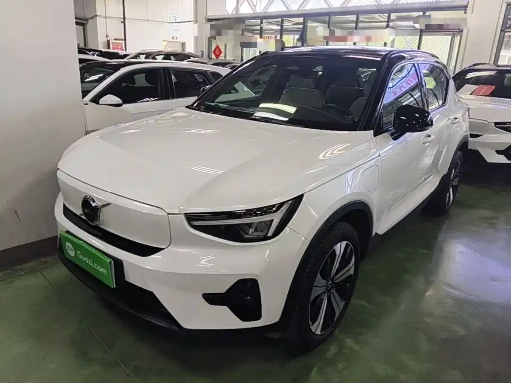 Volvo XC40 NEV — фото 1