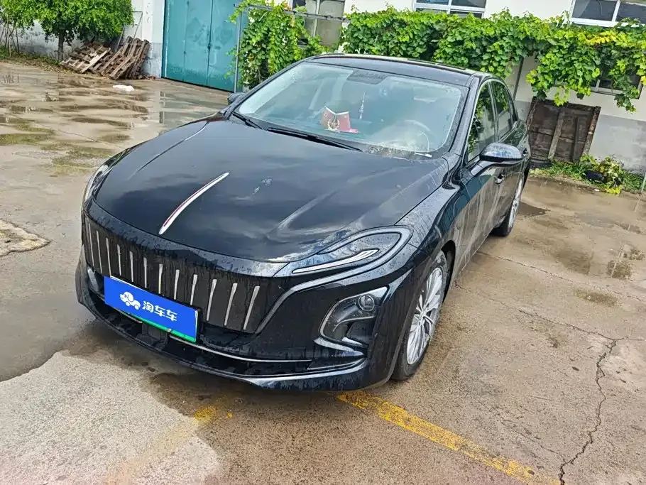 Hongqi E-QM5 — фото 1