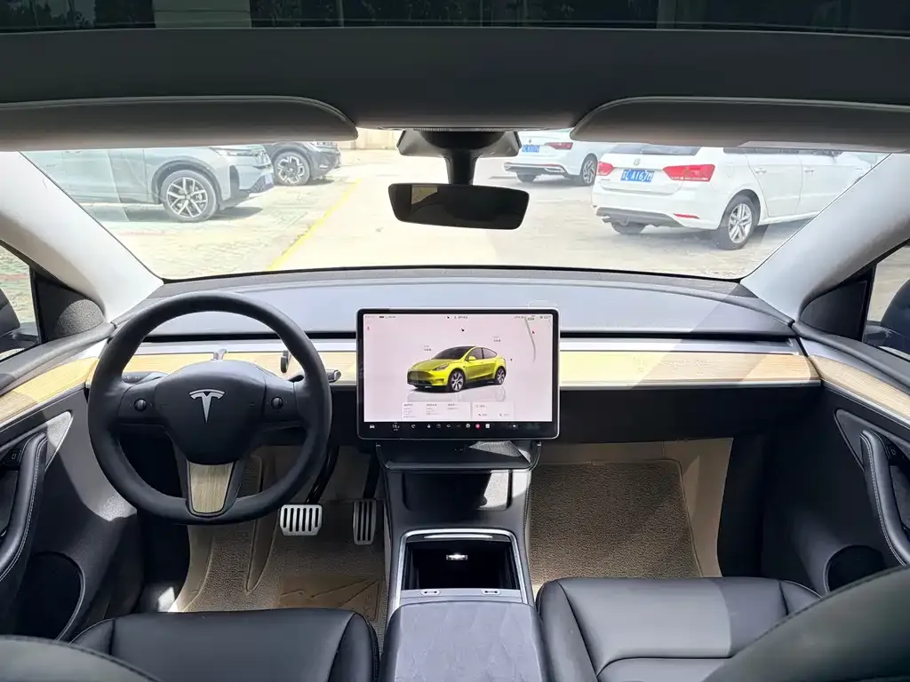 Tesla Model Y — фото 3