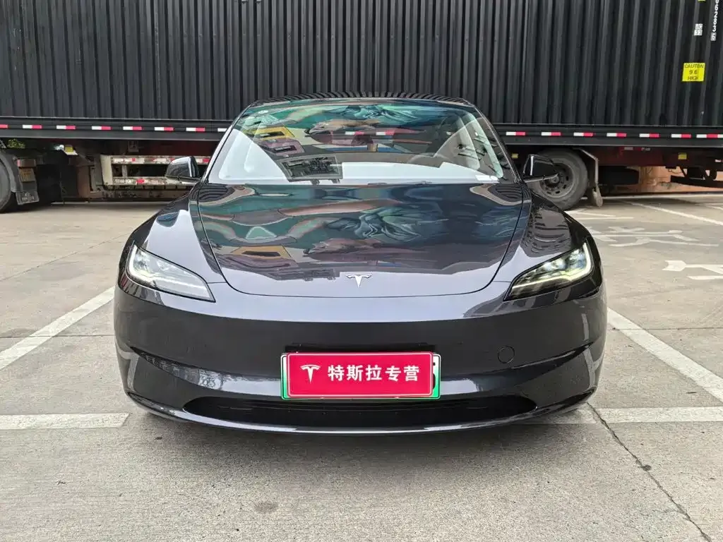 Tesla Model 3 — фото 10