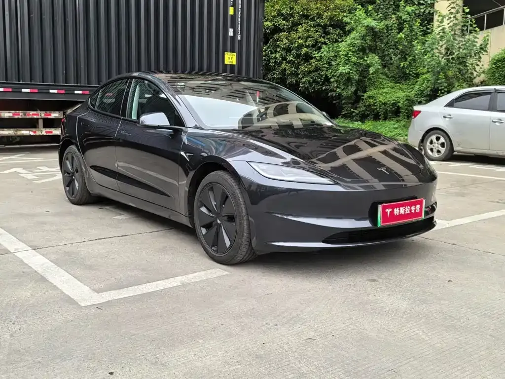 Tesla Model 3 — фото 4