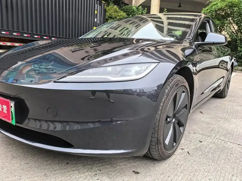 Tesla Model 3 — фото 7