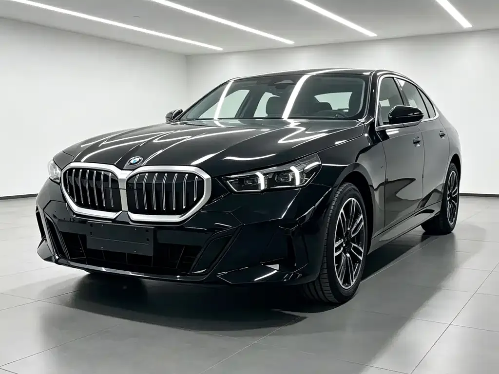 BMW 5 Series — фото 1