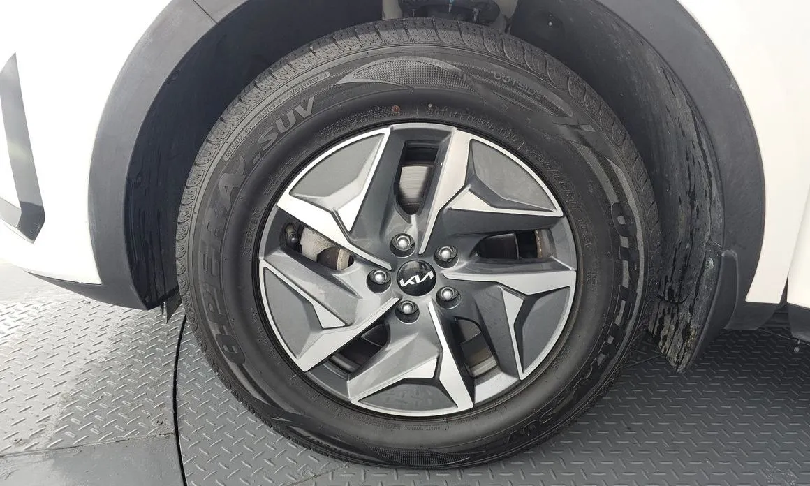 Kia Sorento — фото 9