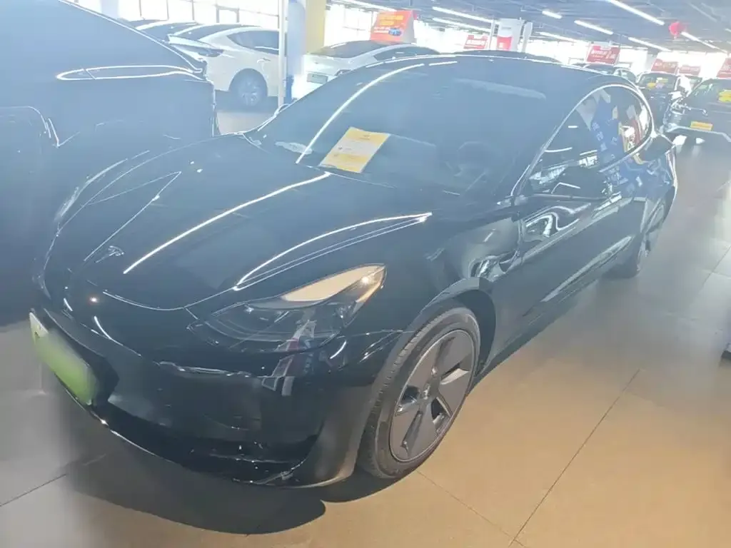 Tesla Model 3 — фото 10