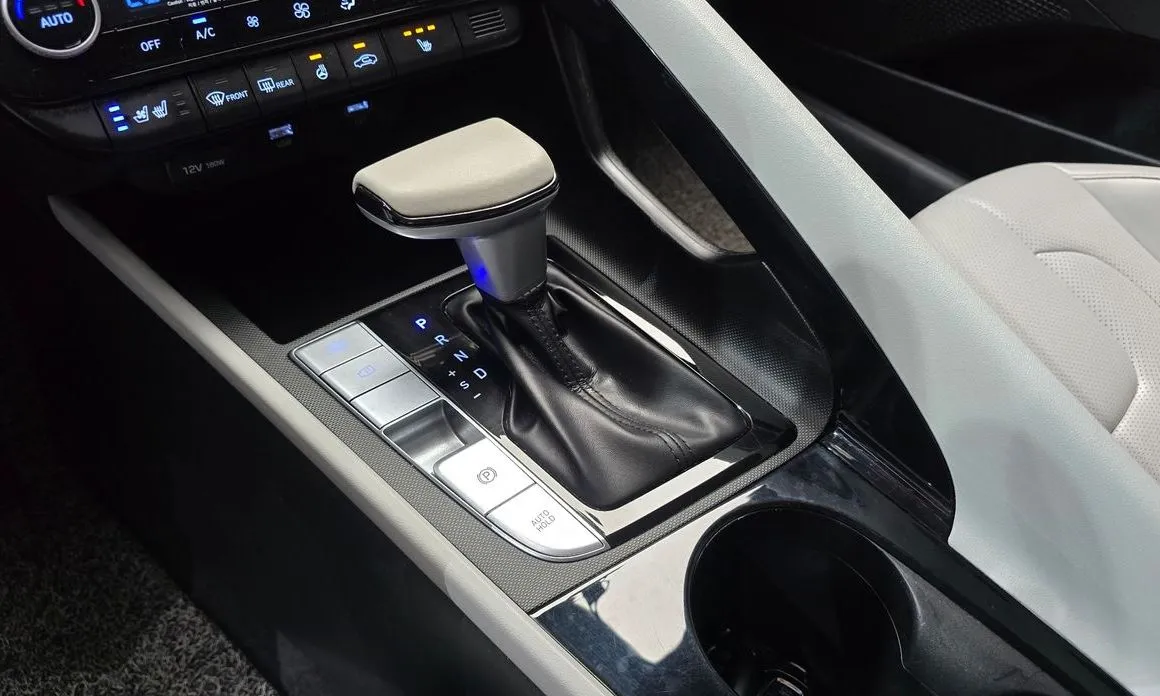 Hyundai AVANTE — фото 9