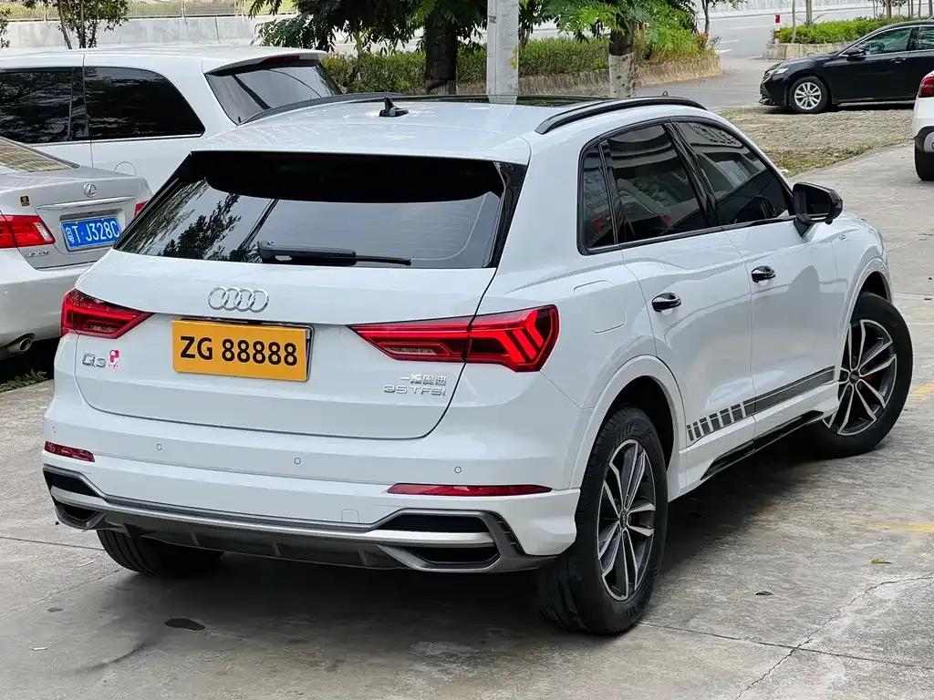 Audi Q3 — фото 7