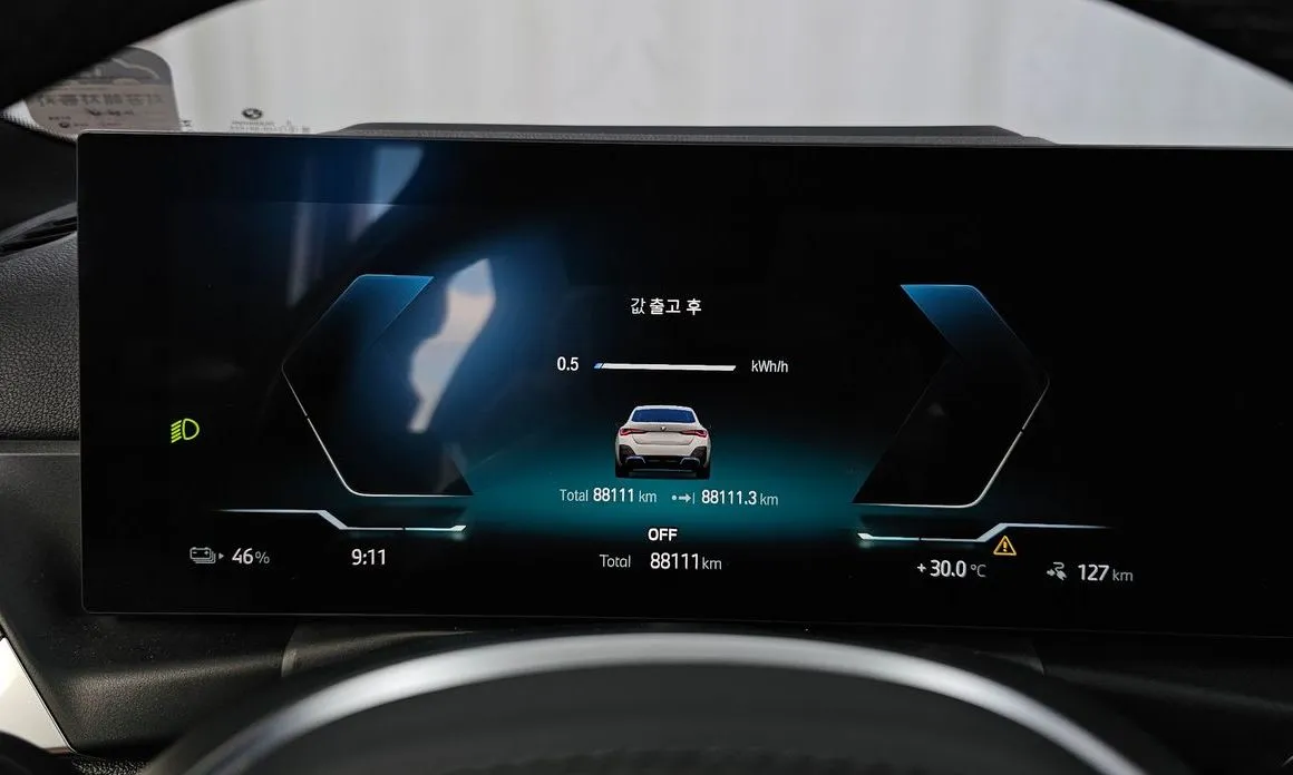 BMW i4 — фото 6