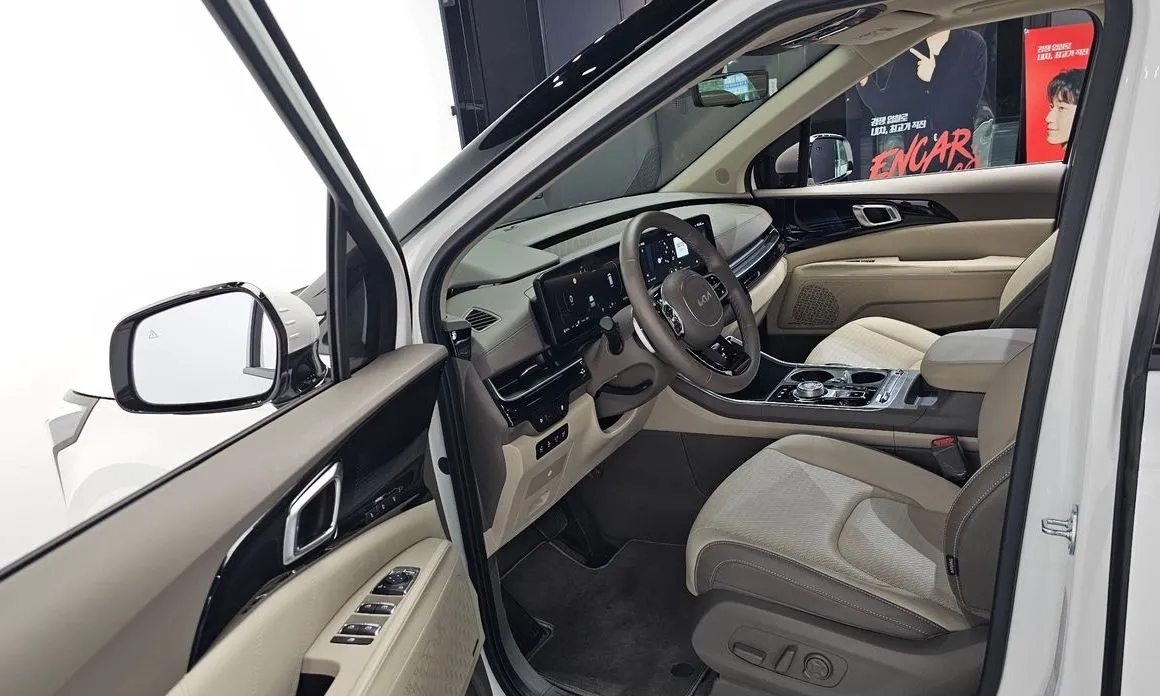 Kia Carnival — фото 10
