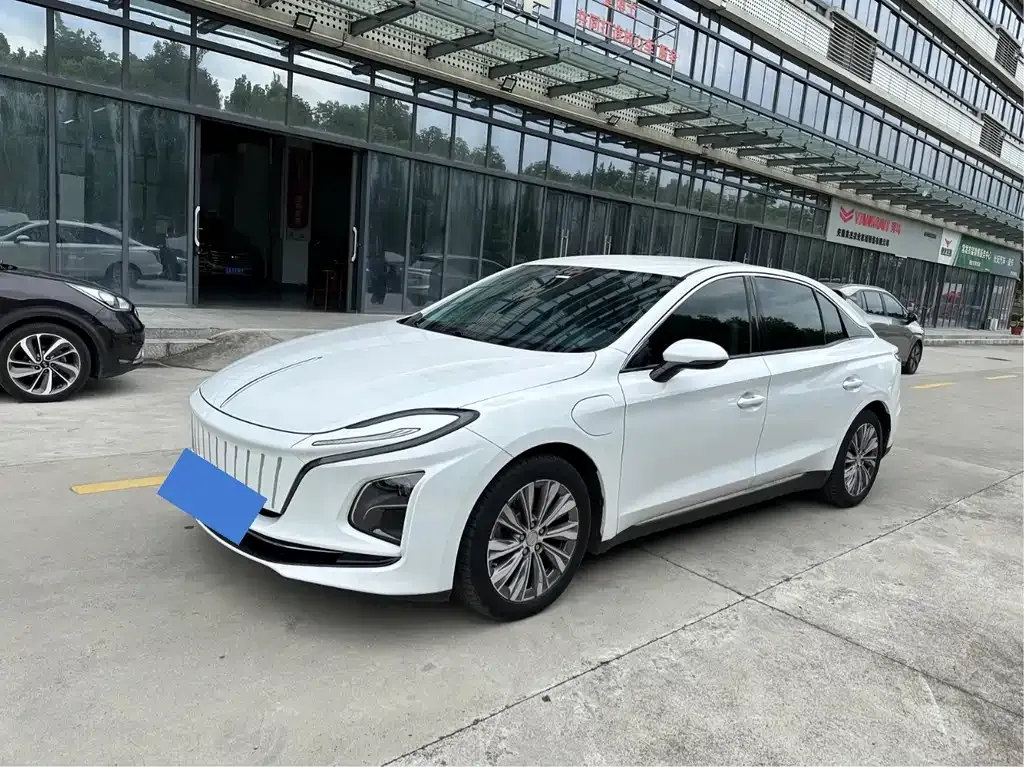 Hongqi E-QM5 — фото 1