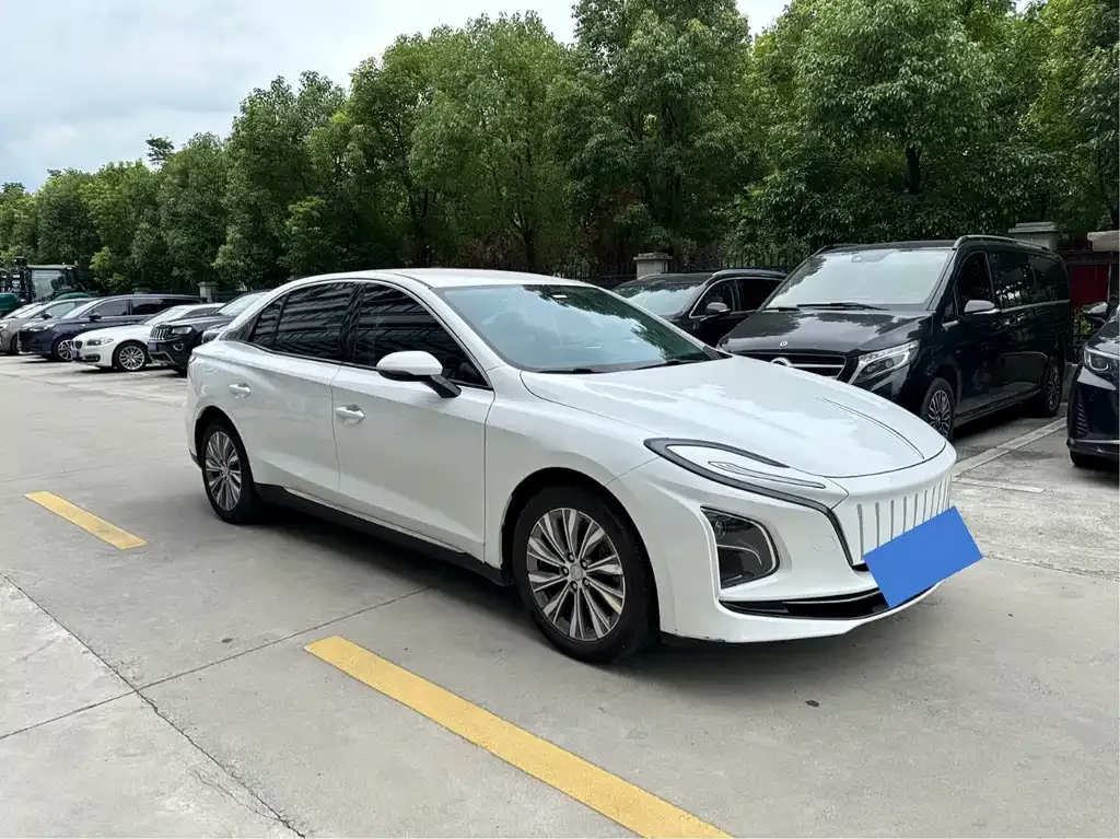 Hongqi E-QM5 — фото 6