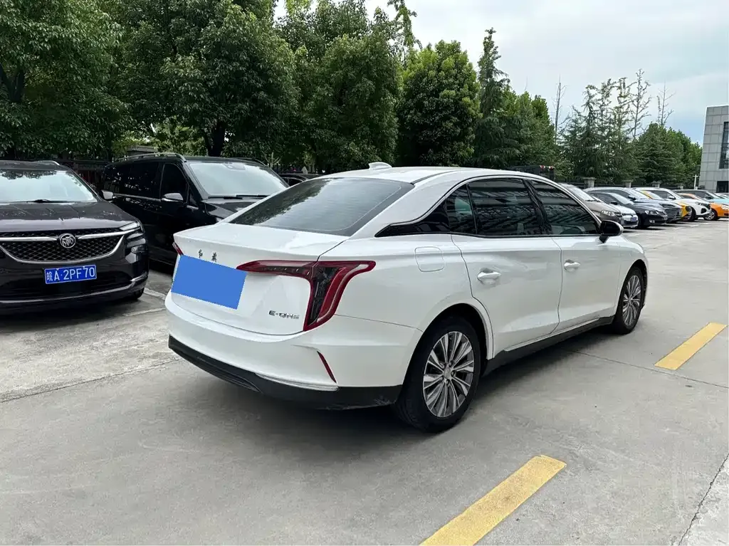Hongqi E-QM5 — фото 7