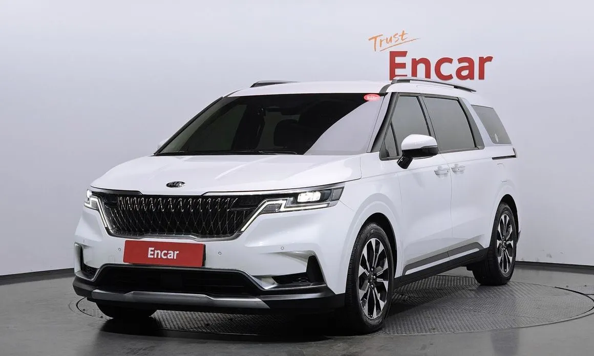 Kia Carnival — фото 1