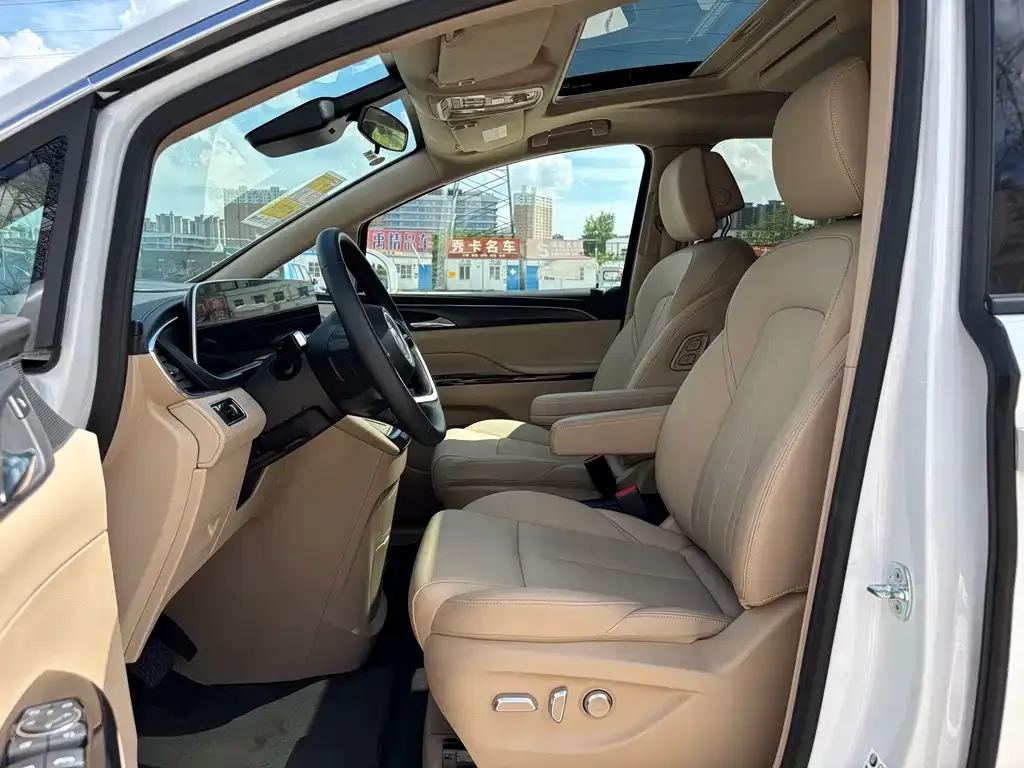 Buick GL8 Hybrid — фото 9