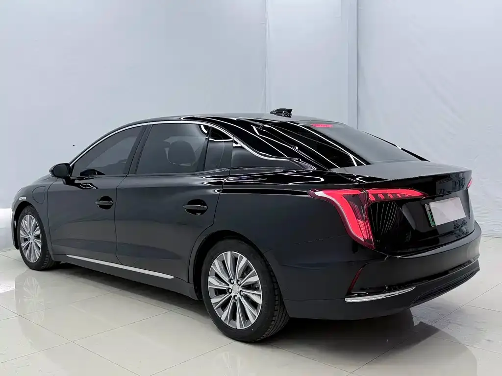 Hongqi E-QM5 — фото 4