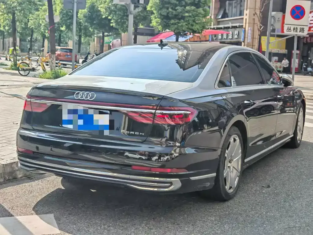 Audi A8 — фото 6