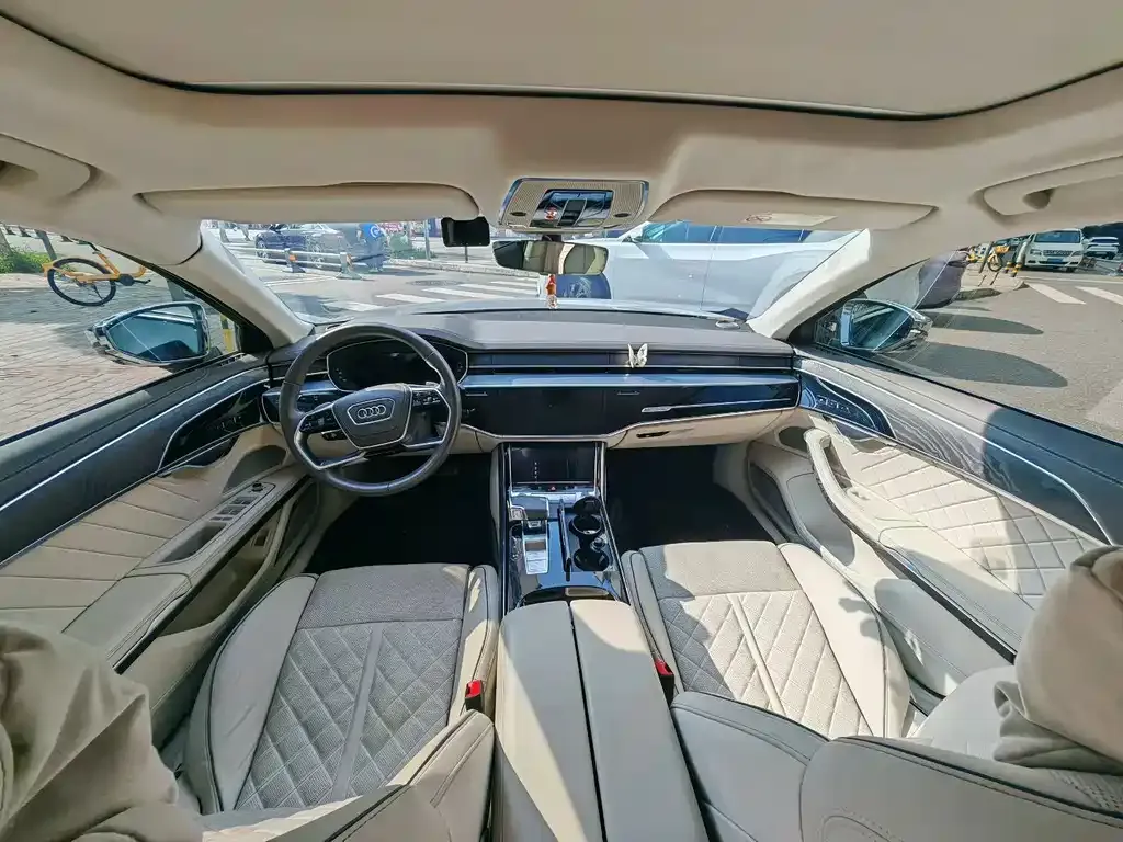 Audi A8 — фото 9