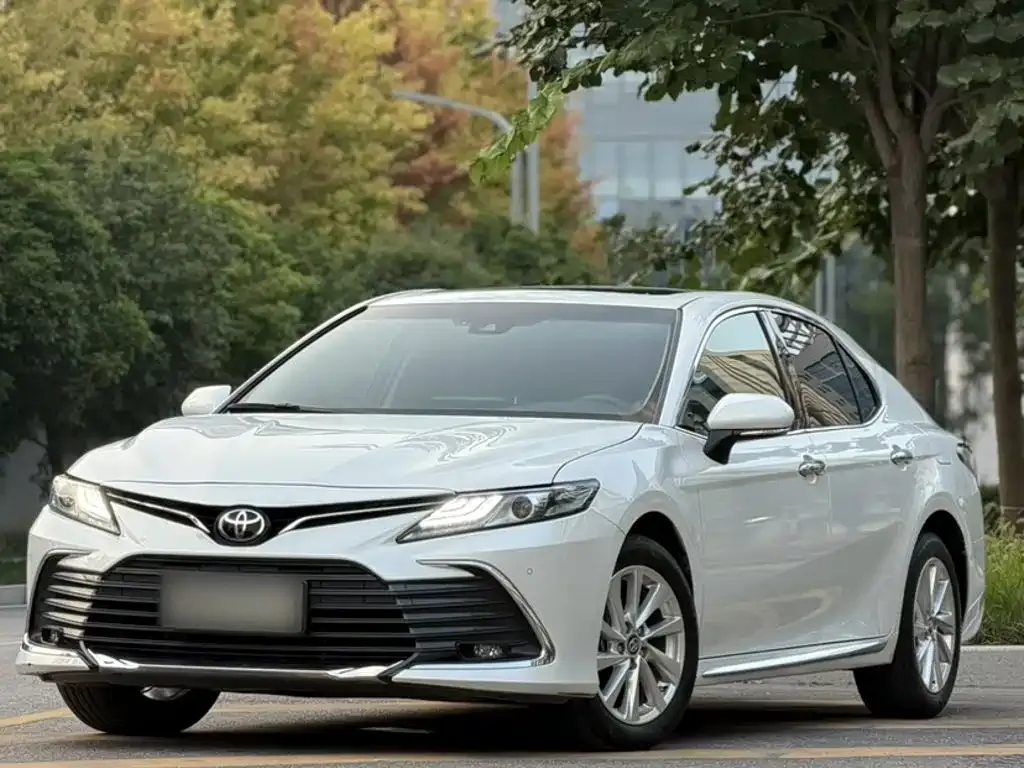 Toyota Camry — фото 8