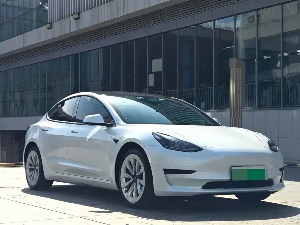 Tesla Model 3 — фото 8