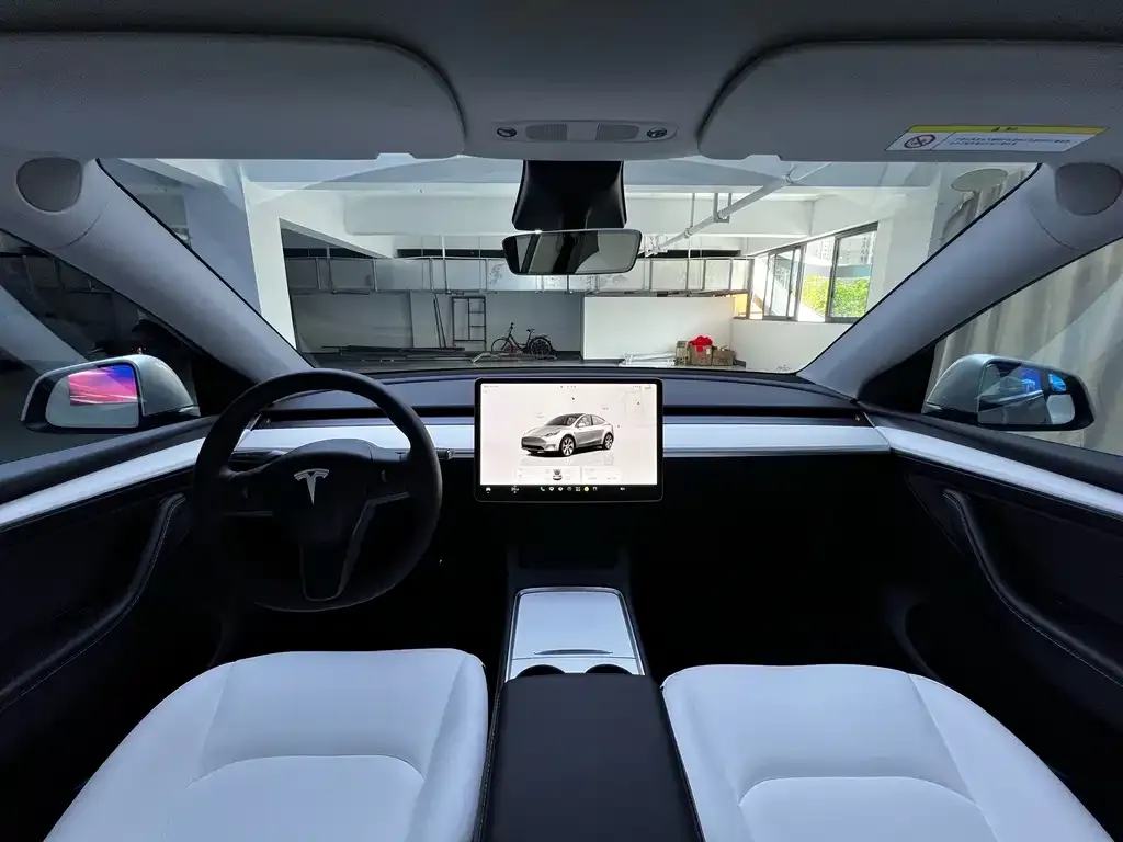 Tesla Model Y — фото 7
