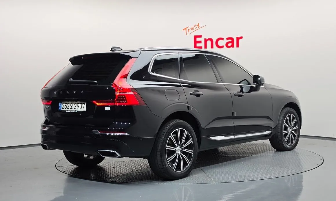 Volvo XC60 — фото 2